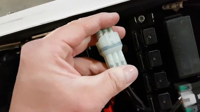 Husqvarna 701 ABS Dongle Install смотреть онлайн