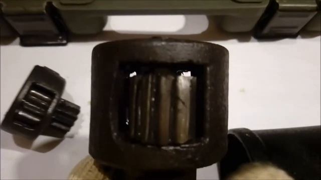 Гайковерт (мясорубка) после закрутки винтовых свай. Деформация зубьев редуктора смотреть онлайн