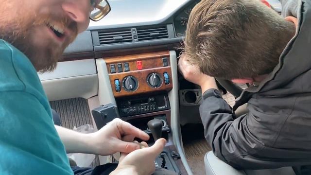 Can We Start This Mercedes 300D W124 OM606 Left For 10 Years?