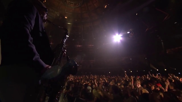 Madness - Our House (Live At The iTunes Festival 27.09.12) смотреть онлайн