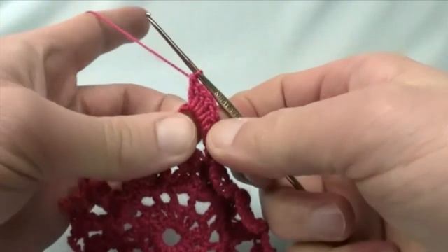 Stitch Along: Crochet Doily Pillow смотреть онлайн