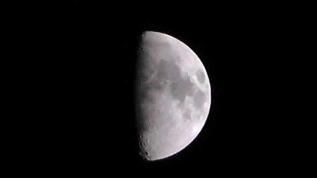 Moon filmed by Manual settings with Panasonic HDC TM-900 optical+digital zoom (to much digital) смотреть онлайн