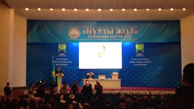 Житель Уральска упрекает акима г. Уральска в некачественном строительстве дорог. смотреть онлайн