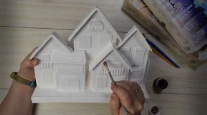 Красивый и полезный декор из обычного картона, шпатлевки и акриловых красок. Ключница своими руками