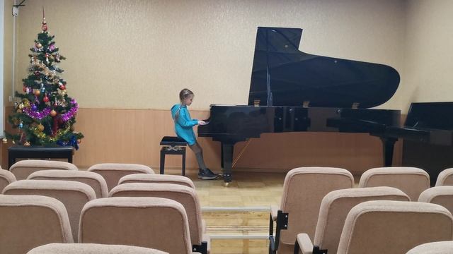 Romanenkova-Selyutina Serafima, C. Czerny Etude №4,5;W. Gillock "October morning", "Forest murmurs" смотреть онлайн