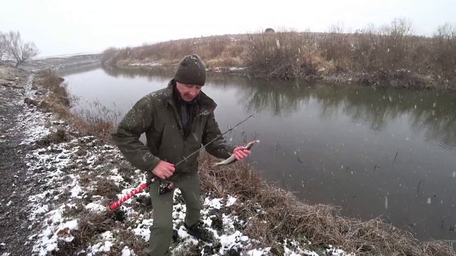 ⚓ Морпех | Красивая река в Нижегородской области. Рыбалка за 1 день до ледостава! смотреть онлайн