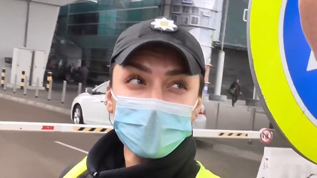За замечание полиции в Аэропорту Борисполь? ЗАДЕРЖАТЬ ЗА ХУЛИГАНСТВО! смотреть онлайн