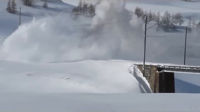Снегоуборочный поезд на Аляске смотреть онлайн