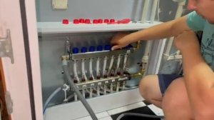 Как правильно развоздушить теплый пол? Стравить воздух из теплого пола.