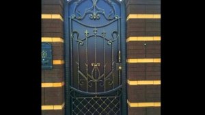 Красивые кирпичные столбы кованая калитка из металла кладка кирпича Днепропетровск