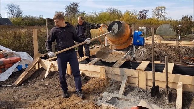 Увеличиваем площадь дома в два раза! Фундамент под пристройку своими руками! смотреть онлайн