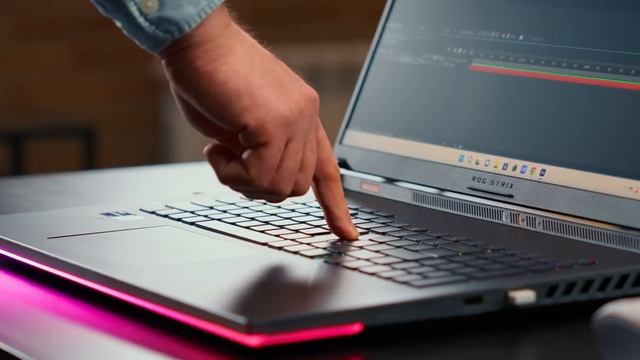 Топовый игровой ноутбук на RTX 4090! Обзор ROG Strix SCAR 18 смотреть онлайн