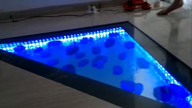 стеклянные трехмерные полы с жидким наполнителем.mp4 смотреть онлайн