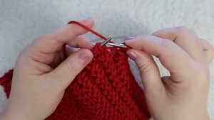 Эта шапка- резинка  подойдет многим! Женская шапка спицами. Подробный мастер класс