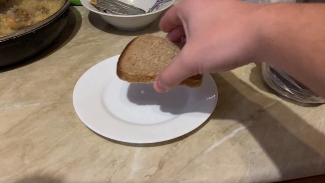 Почему микроволновка греет тарелку, а не еду? смотреть онлайн