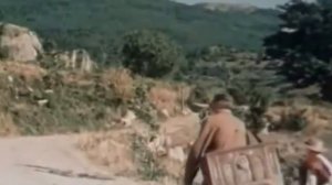 Играй шарманка играй, по белому свету