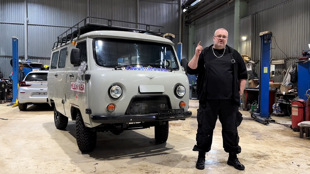 Клубный сервис поздравляет вас с новым 2024 годом господа! смотреть онлайн