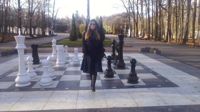 Приталенное пальто "кукольного" кроя смотреть онлайн