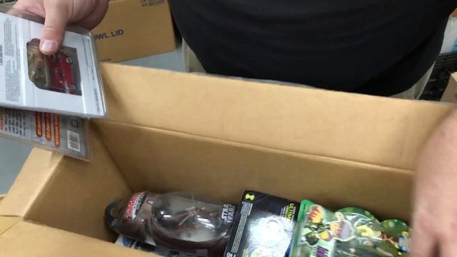 We Spent $11,200 on 25,000 Action Figures Star Wars Funko Abandoned Storage Wars Gi Joe Auction смотреть онлайн
