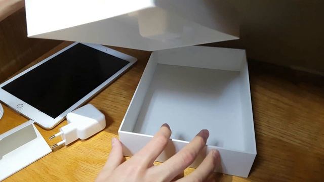 Apple Ipad 2017 32GB Gold - Unboxing (4k) смотреть онлайн