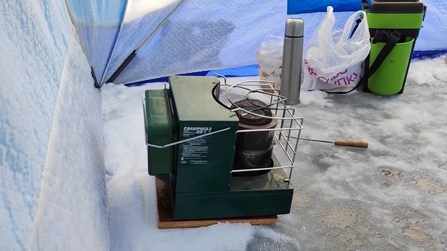 Моя первая рыбалка в 2023 году; на улице минус 22, а нас греет керогаз в палатке; как поймать леща смотреть онлайн