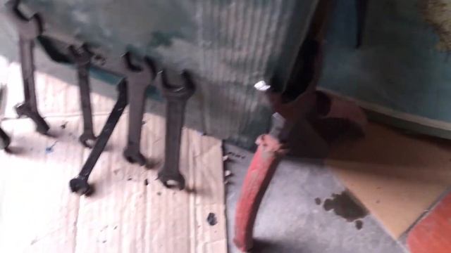 Покрасил тиски и ссср ключи топор И так далее смотреть онлайн