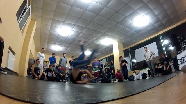 Покажи свой арсенал: Живодер VS Генок смотреть онлайн