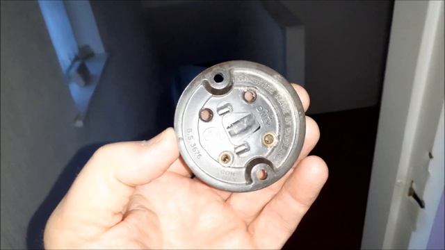 Bathroom pull cord switch смотреть онлайн