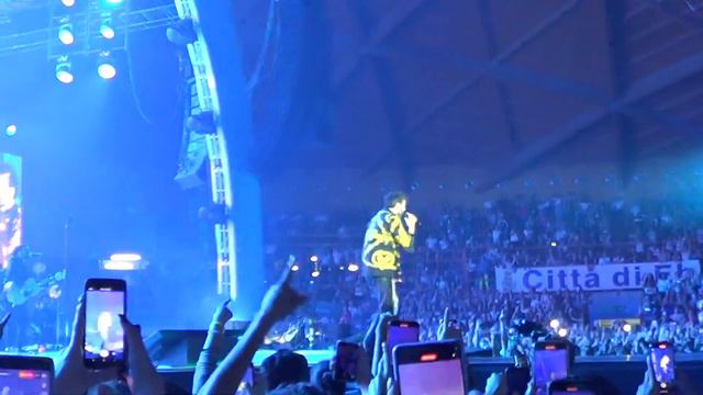 Marco Mengoni ***Pronto A Correre*** 27 Ottobre 2022 Al Palasele Di Eboli смотреть онлайн