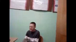 сам себя отшлёпал