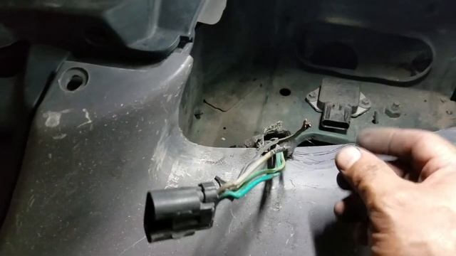 1999 Plymouth grand Voyager cooling fan relay location смотреть онлайн