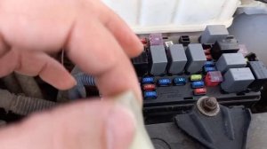 Как отсоединить топливный шланг от рампы авео