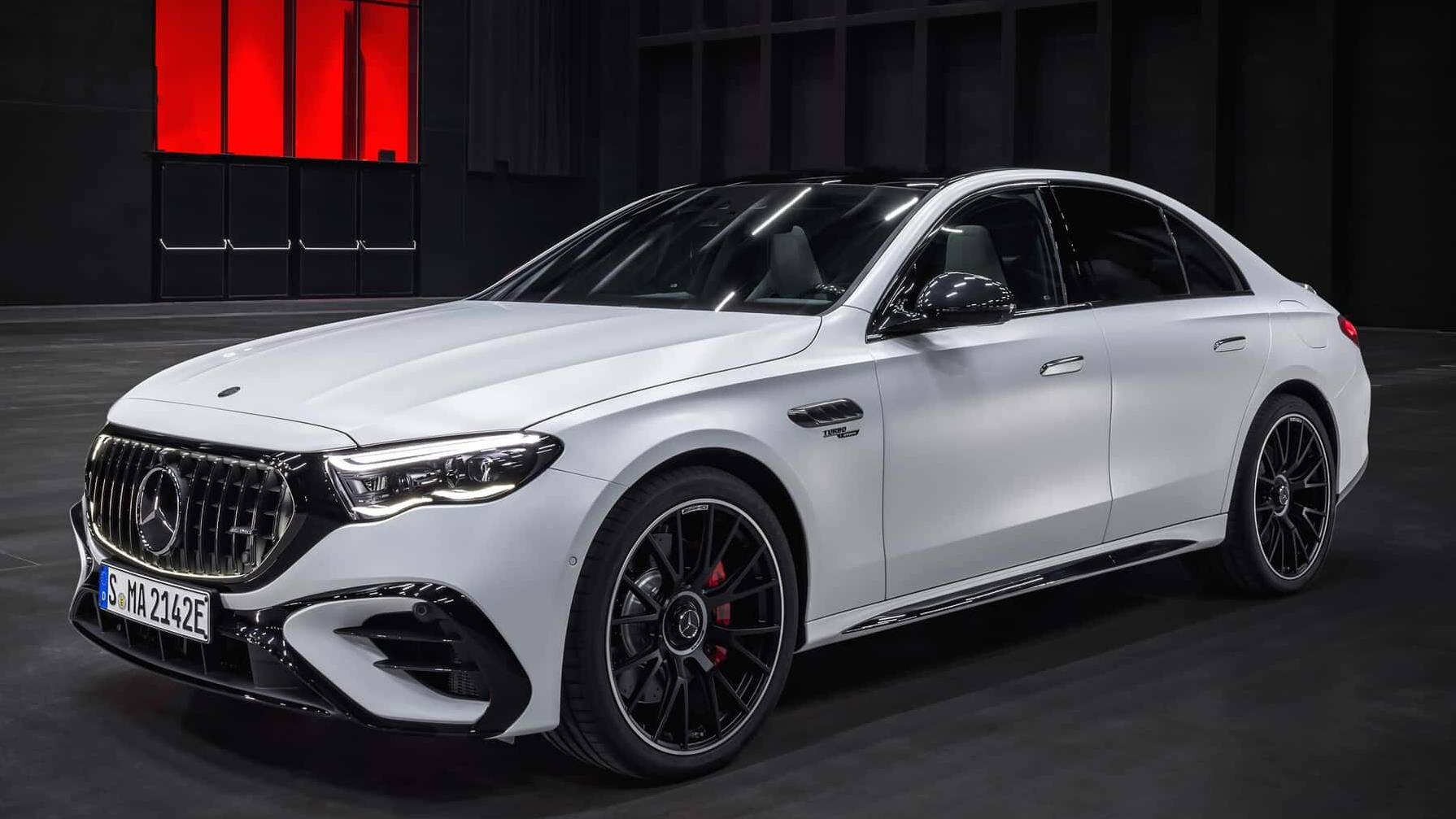 2025 Mercedes-AMG E 53 - Interior, Exterior and Drive смотреть онлайн