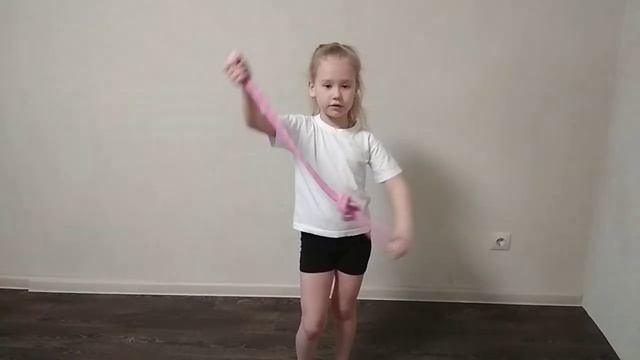 Завязываем узел на скакалке необычным способом. смотреть онлайн