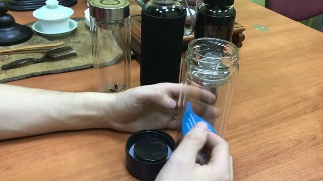 Простая чайная бутылка с ручкой смотреть онлайн