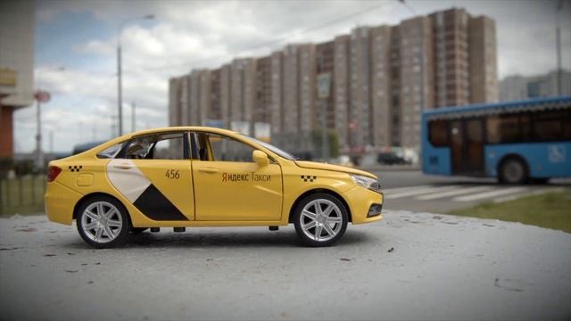 Машинка металлическая Яндекс.Такси, коллекционная модель LADA VESTA, 1:24, озвучено ЯНДЕКС.ТАКСИ смотреть онлайн