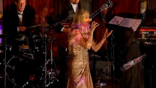 SASS'n'CLASS performs Empire State Of Mind смотреть онлайн