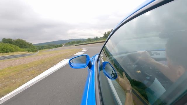 Tim Schrick & Walter Röhrl Tracktest 992 GT3 MR / Röhrl x911 смотреть онлайн