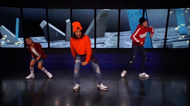 Learn the "Chicken Noodle Soup" Dance Tutorial By J-Hope and Becky G смотреть онлайн