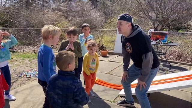 KID GAMES ? SUPER Extreme FUN Outdoor Challenges FOR KIDS! смотреть онлайн