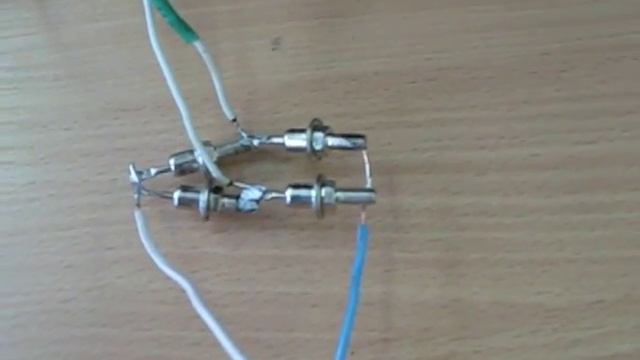 Простейшее бестрансформаторное зарядное устройство для АКБ смотреть онлайн