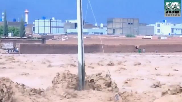 Пакистан охвачен наводнением, а его руководство занято борьбой за власть смотреть онлайн