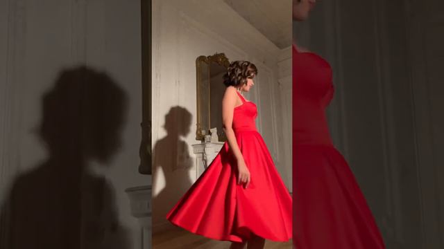 Красное платье в длине миди Ливи смотреть онлайн