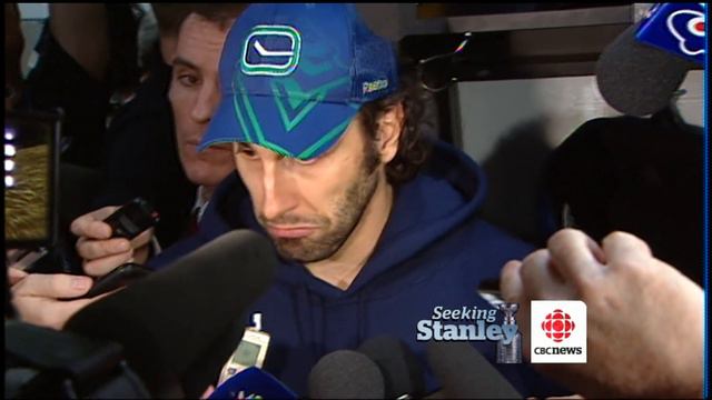 Roberto Luongo's Post Game Interview 2011.06.13 смотреть онлайн
