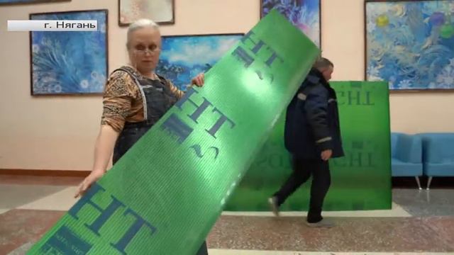 Няганский художник с «аллергией на работу» творит уже 40 лет смотреть онлайн