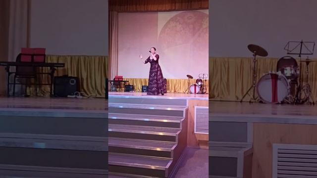 Песня "А где то на балалайке ты играл... ". Выступает Мария Жаркова. смотреть онлайн