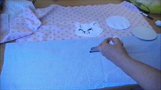 Учимся делать аппликацию на вышивальной машине. Часть 2. Кошечка. смотреть онлайн