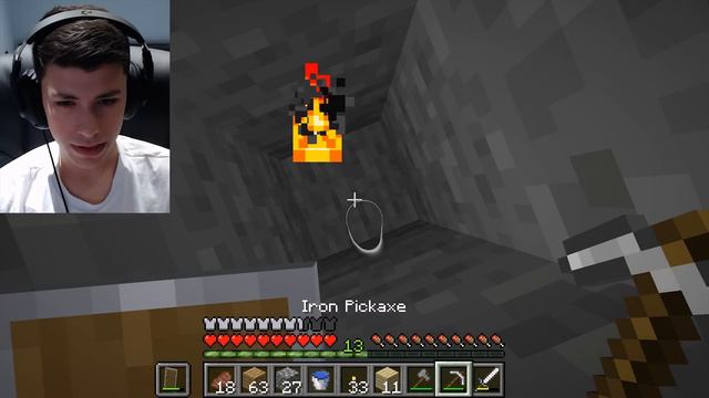 Beating Minecraft With My Eyes (NO MOUSE) смотреть онлайн