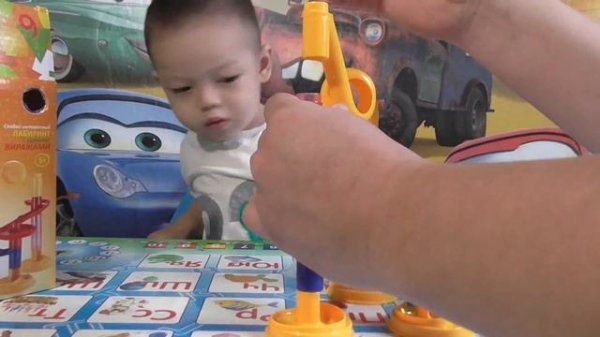 Собираем лабиринт Динамический конструктор-лабиринт с шариками Play The Game Dynamic designer-maze