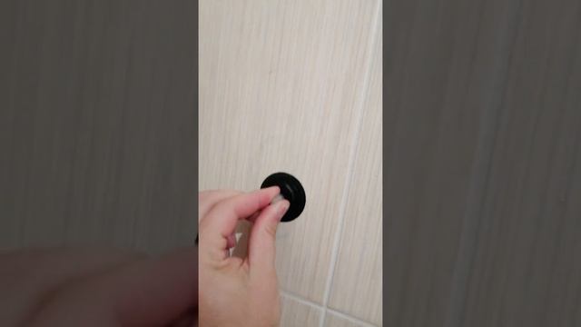 Как прикрепить присоску на кафель в ванной смотреть онлайн